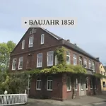 Haus Krabbe: Cyclist-friendly On Elbe-weser Bike Path Homestay Wremen