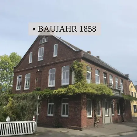 Haus Krabbe, Doppelzimmer 4, Fuer 1-2 Personen, Doppelbett, Ohne Kueche, Zentral Gelegen, Am Elbe-weser-radweg Mit Fahrradunterstellmoeglichkeit, Auch Fuer E-bikes, Ideal Fuer Kurzaufenthalte, Smart-tv 42 Zoll, Kostenfreier Parkplatz, Privat bolig Wremen