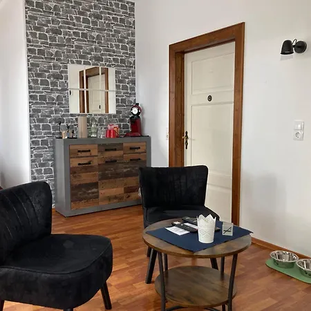 Haus Krabbe, Doppelzimmer 4, Fuer 1-2 Personen, Doppelbett, Ohne Kueche, Zentral Gelegen, Am Elbe-weser-radweg Mit Fahrradunterstellmoeglichkeit, Auch Fuer E-bikes, Ideal Fuer Kurzaufenthalte, Smart-tv 42 Zoll, Kostenfreier Parkplatz, * Wremen